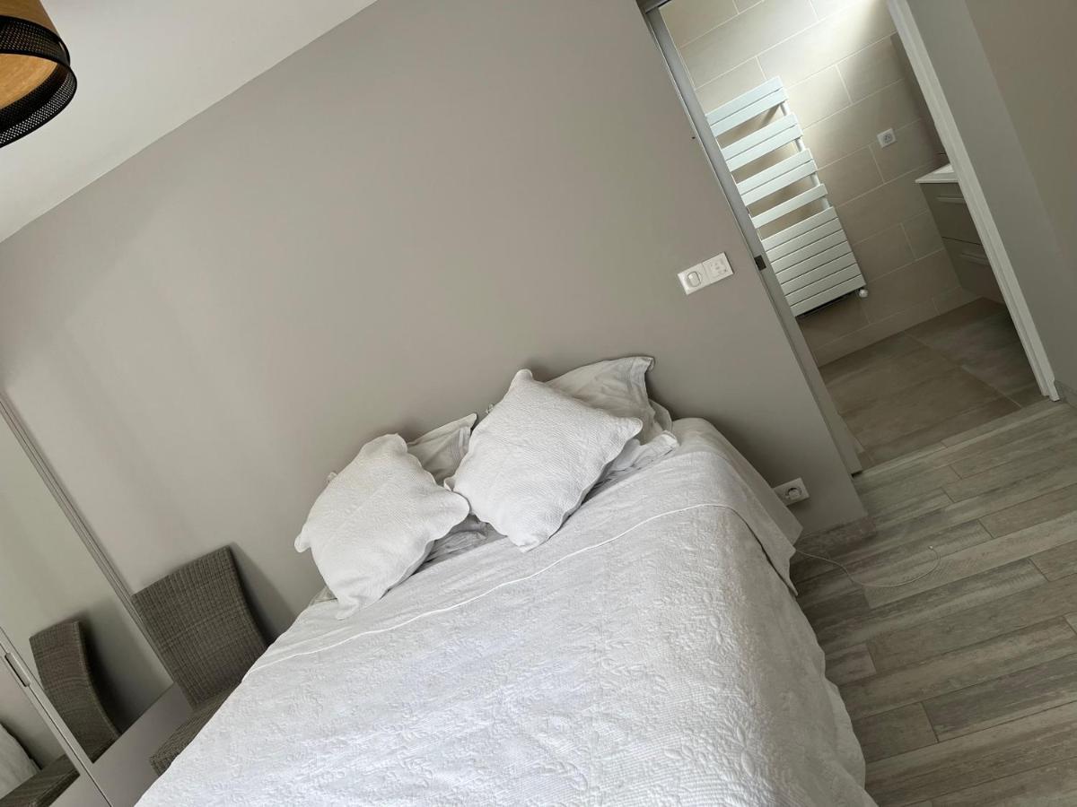 Charme Moderne Bed & Breakfast Le Val-Saint-Germain Exterior foto